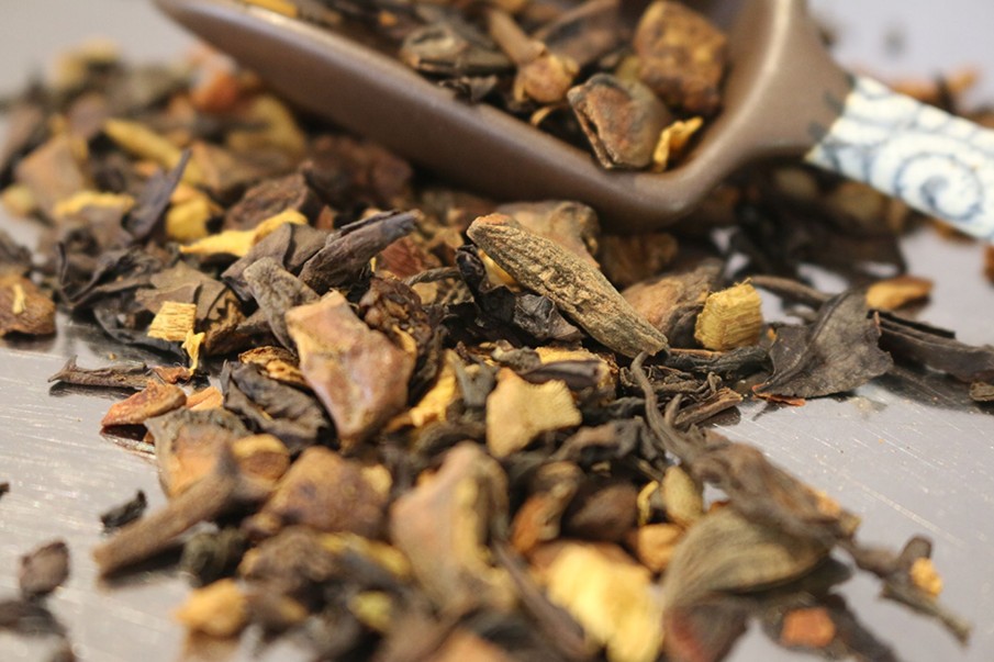 Tee teeblatt Schwarzer Tee Aromatisiert | Oolong Tee: Winter Oolong, 100G (Oolong U. Schwarzer Tee Mit Mandel-Zimtgeschmack Von Ronnefeldt)